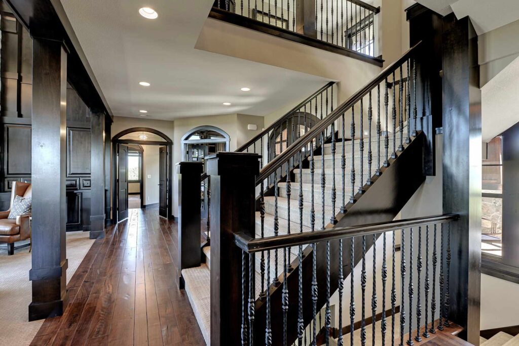 divine-homes-photo-chateawood-starcase